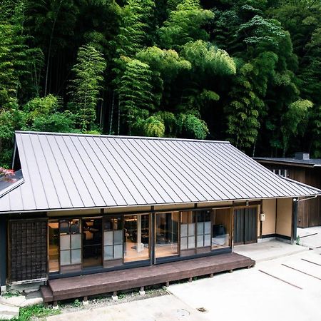 山の中の一棟貸切宿 五番地 Nambu (Yamanashi) Luaran gambar