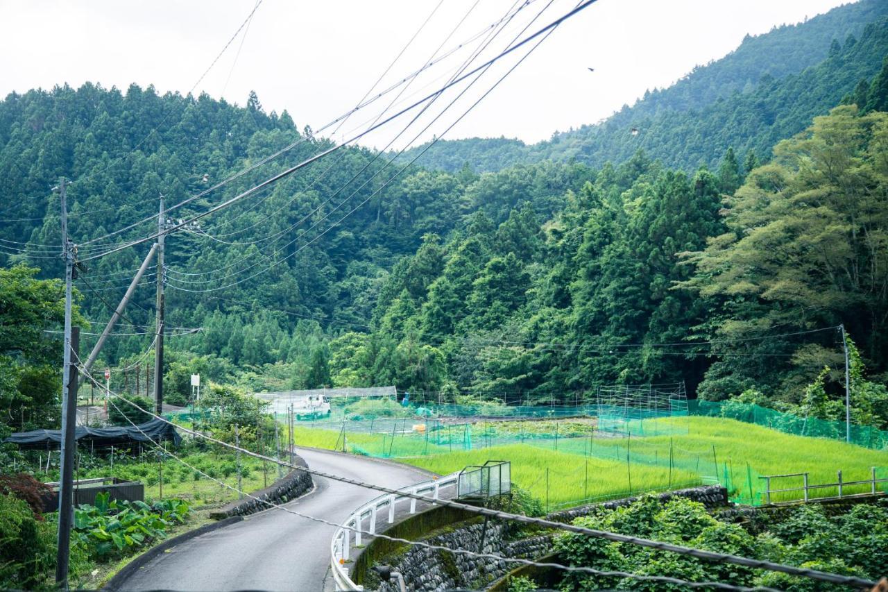 山の中の一棟貸切宿 五番地 Nambu (Yamanashi) Luaran gambar