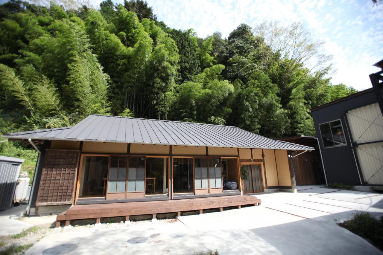 山の中の一棟貸切宿 五番地 Nambu (Yamanashi) Luaran gambar